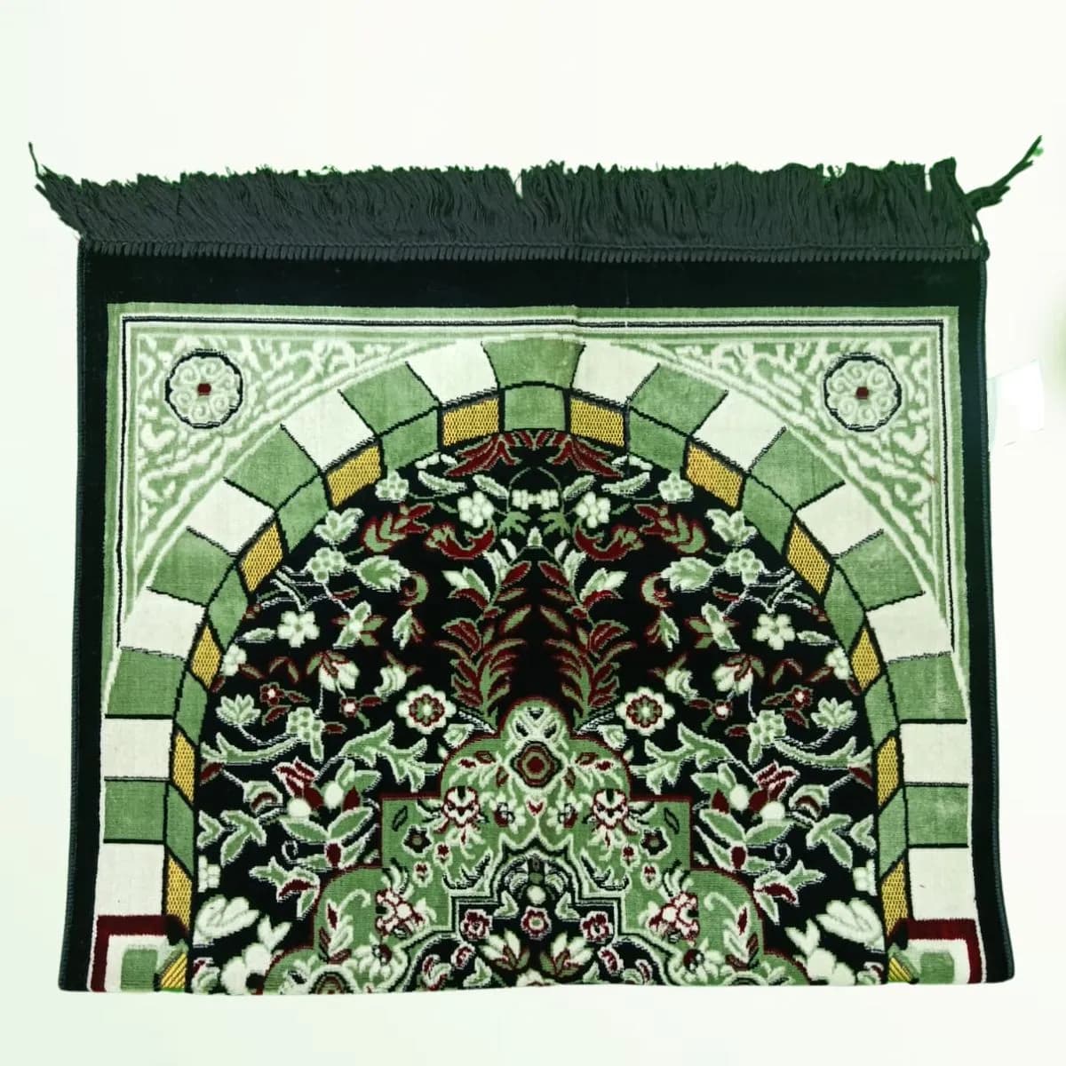 প্রিমিয়াম ইসলামিক জায়নামাজ – Premium Floral Design Prayer Mat